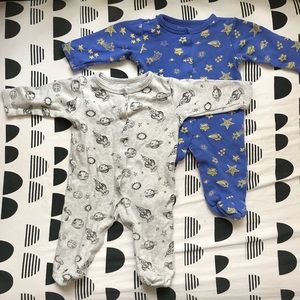 Footed pajamas. Set of two